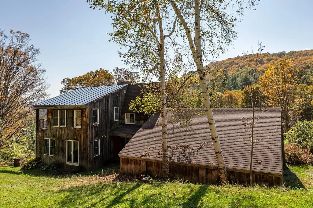 898 Clay Road Pomfret VT 05001