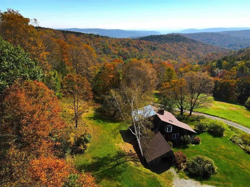 898 Clay Road Pomfret VT 05001