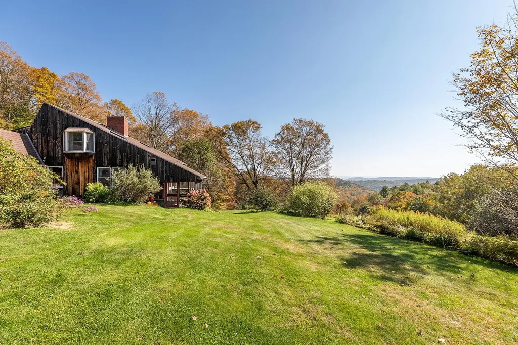 898 Clay Road Pomfret VT 05001