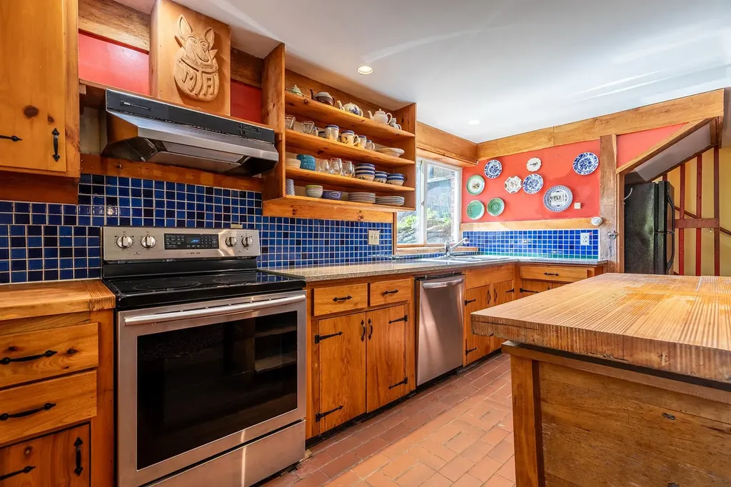 898 Clay Road Pomfret VT 05001