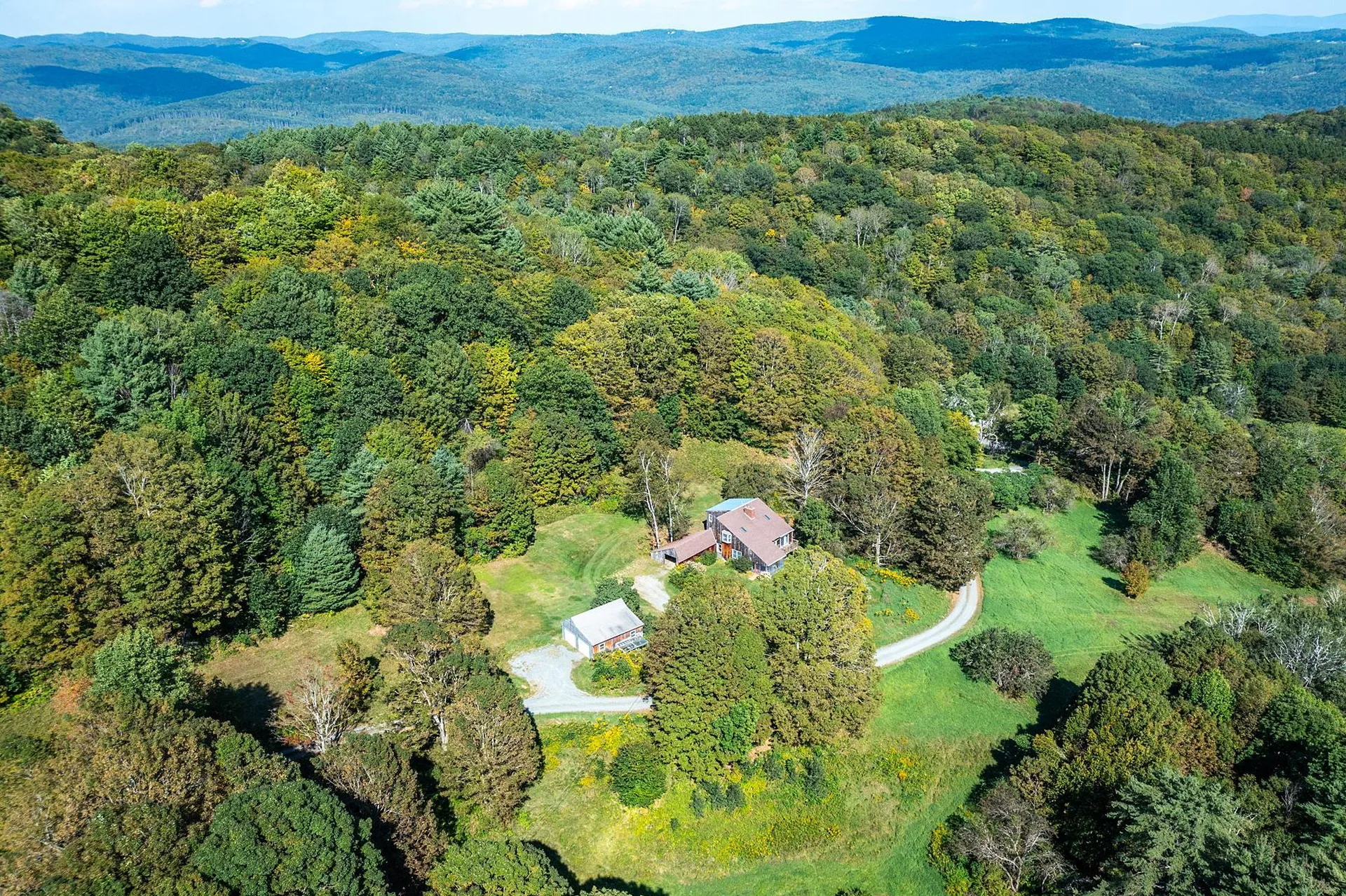 898 Clay Road Pomfret VT 05001