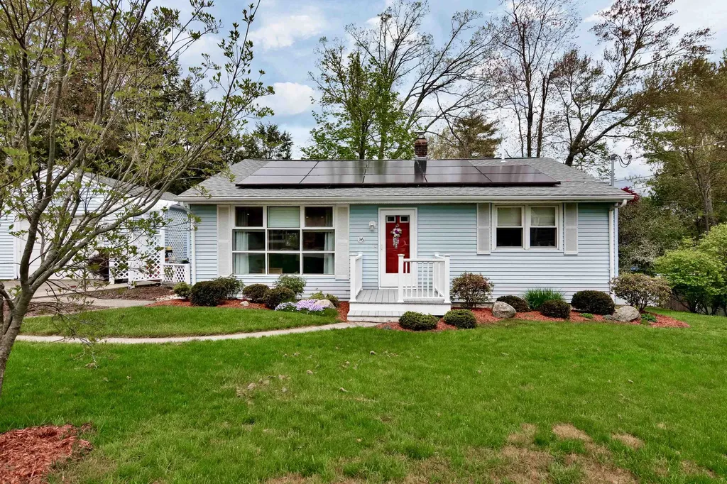 16 Irving Street Salem NH 03079