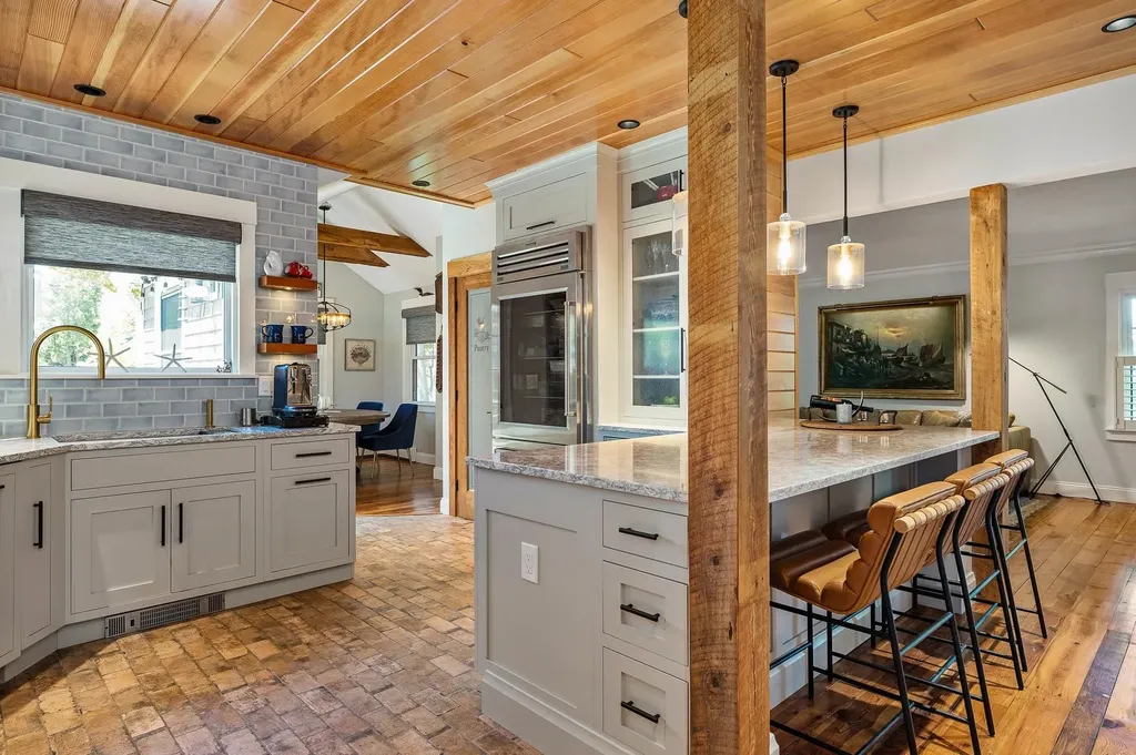 33 Riverview Road New Castle NH 03854