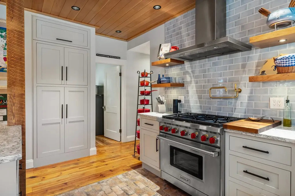 33 Riverview Road New Castle NH 03854