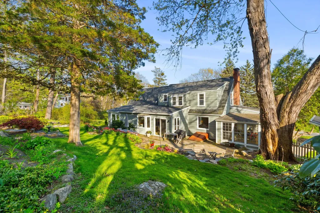 27 Shaw Road Portsmouth NH 03801