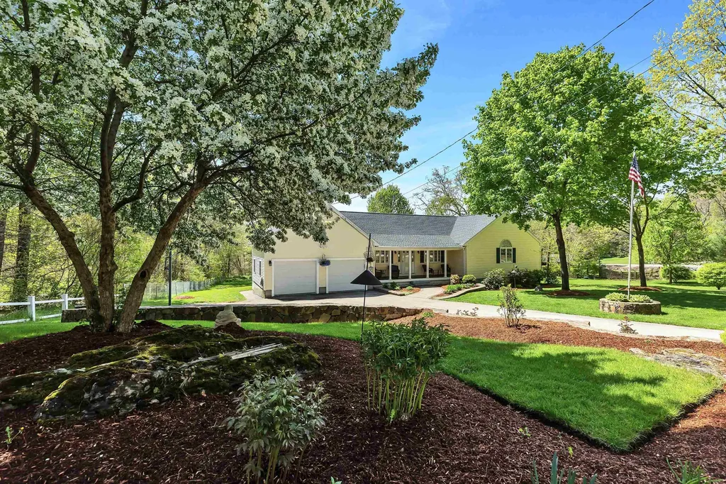 4 Barker Road Windham NH 03087