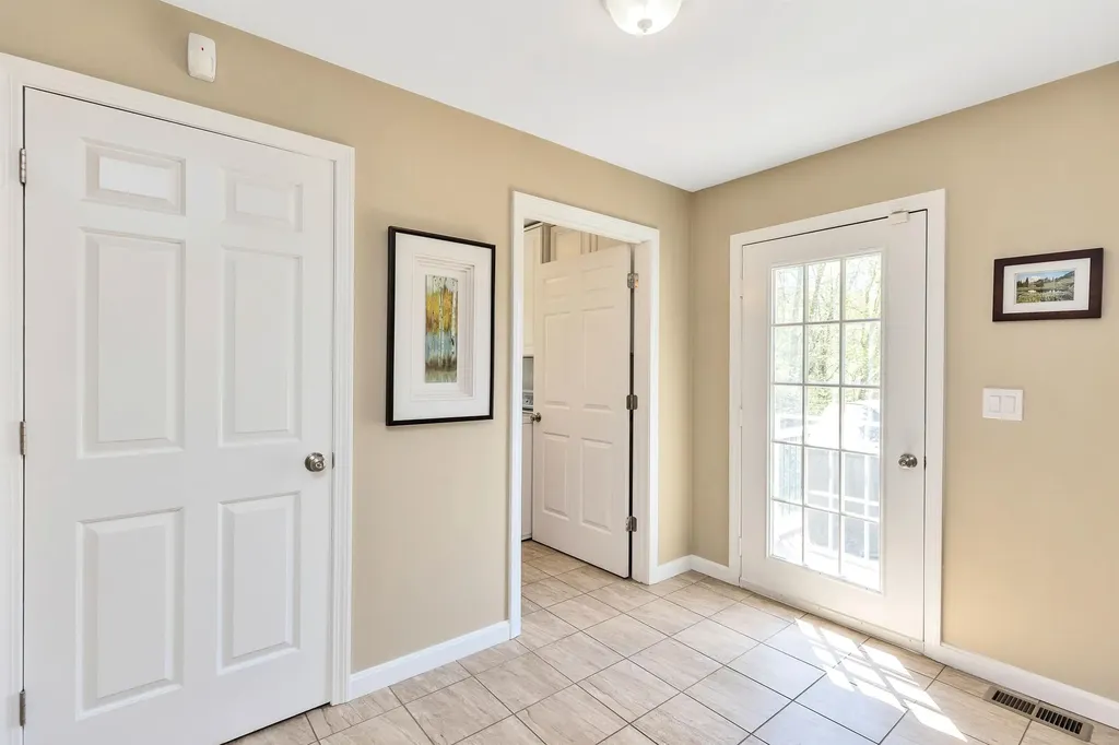 4 Barker Road Windham NH 03087