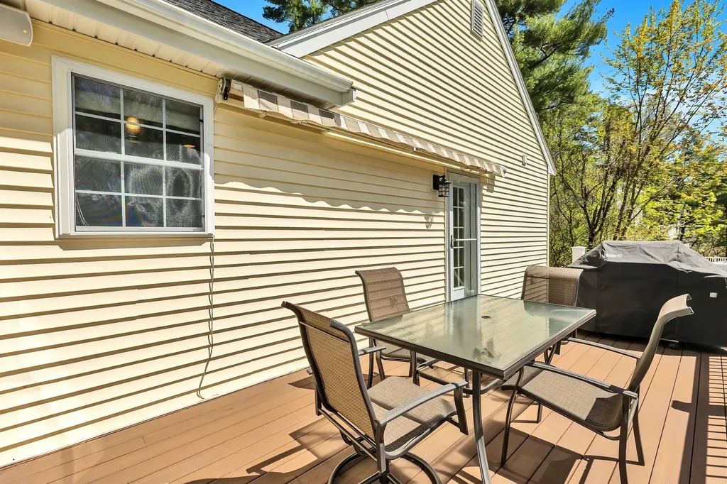 4 Barker Road Windham NH 03087