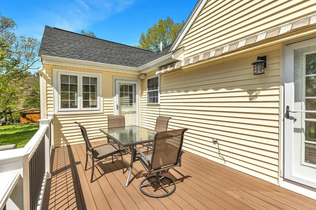 4 Barker Road Windham NH 03087