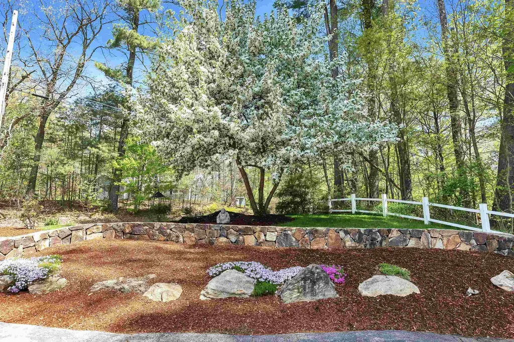 4 Barker Road Windham NH 03087