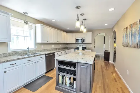4 Barker Road Windham NH 03087