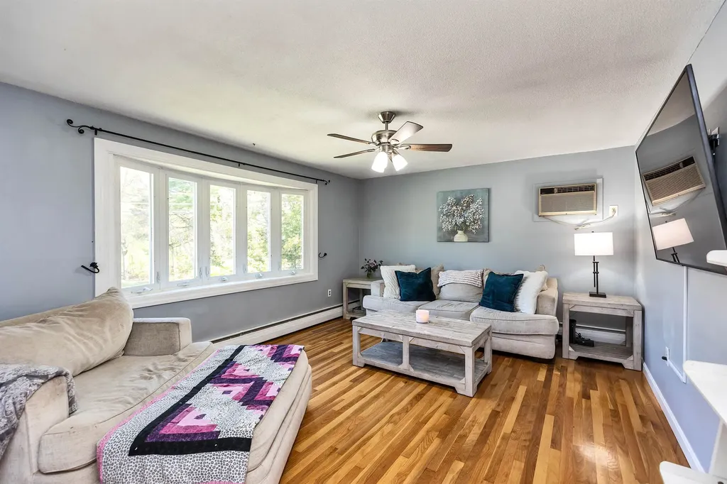 71 Cox Street Nashua NH 03064