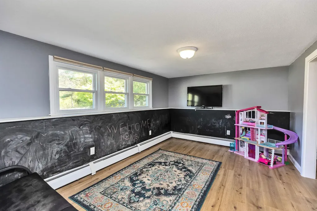 71 Cox Street Nashua NH 03064