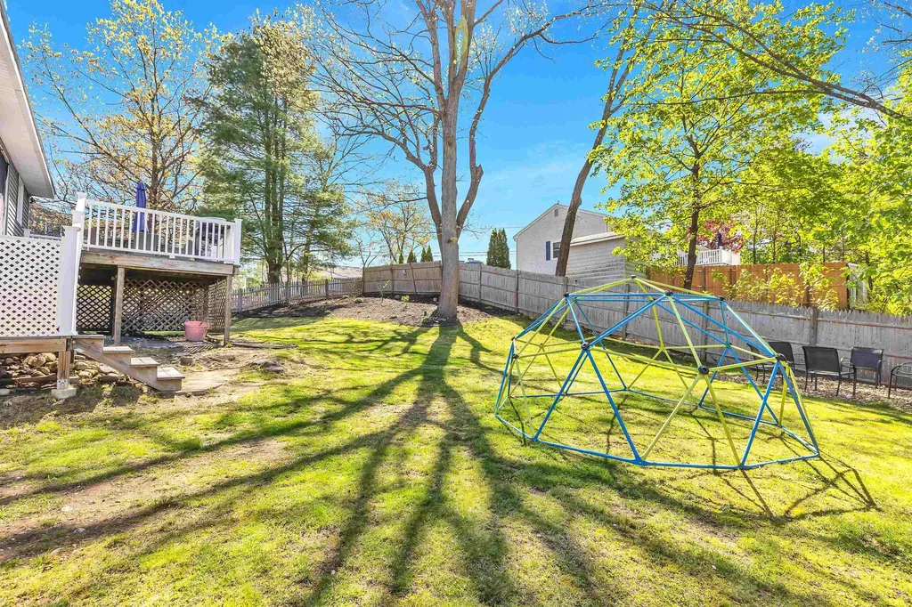 71 Cox Street Nashua NH 03064