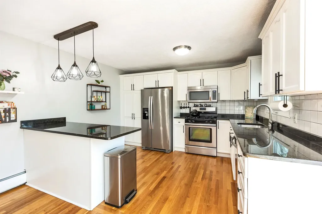 71 Cox Street Nashua NH 03064