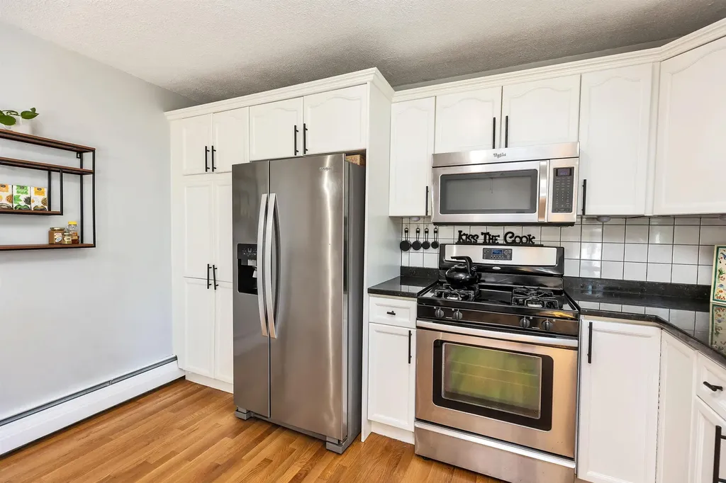 71 Cox Street Nashua NH 03064