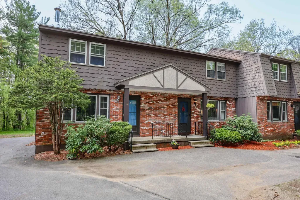 7 Midridge Circle Londonderry NH 03053