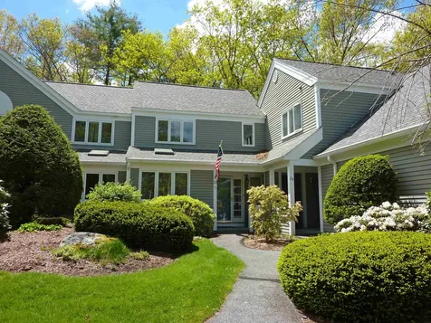 22 Rosemary Court Nashua NH 03062