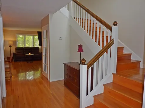 22 Rosemary Court Nashua NH 03062