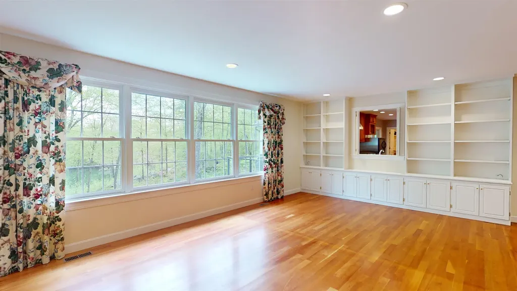 71 Little Pond Road Concord NH 03301