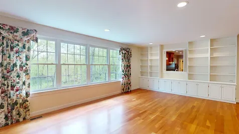 71 Little Pond Road Concord NH 03301