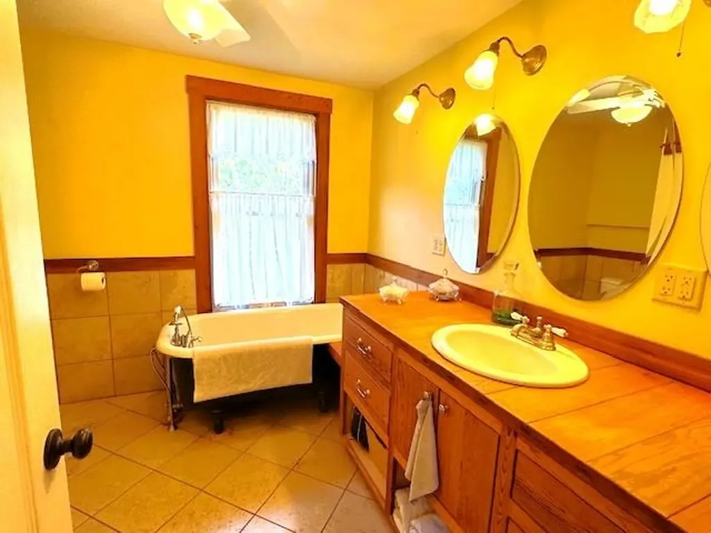 15 Northfield Road Hinsdale NH 03451