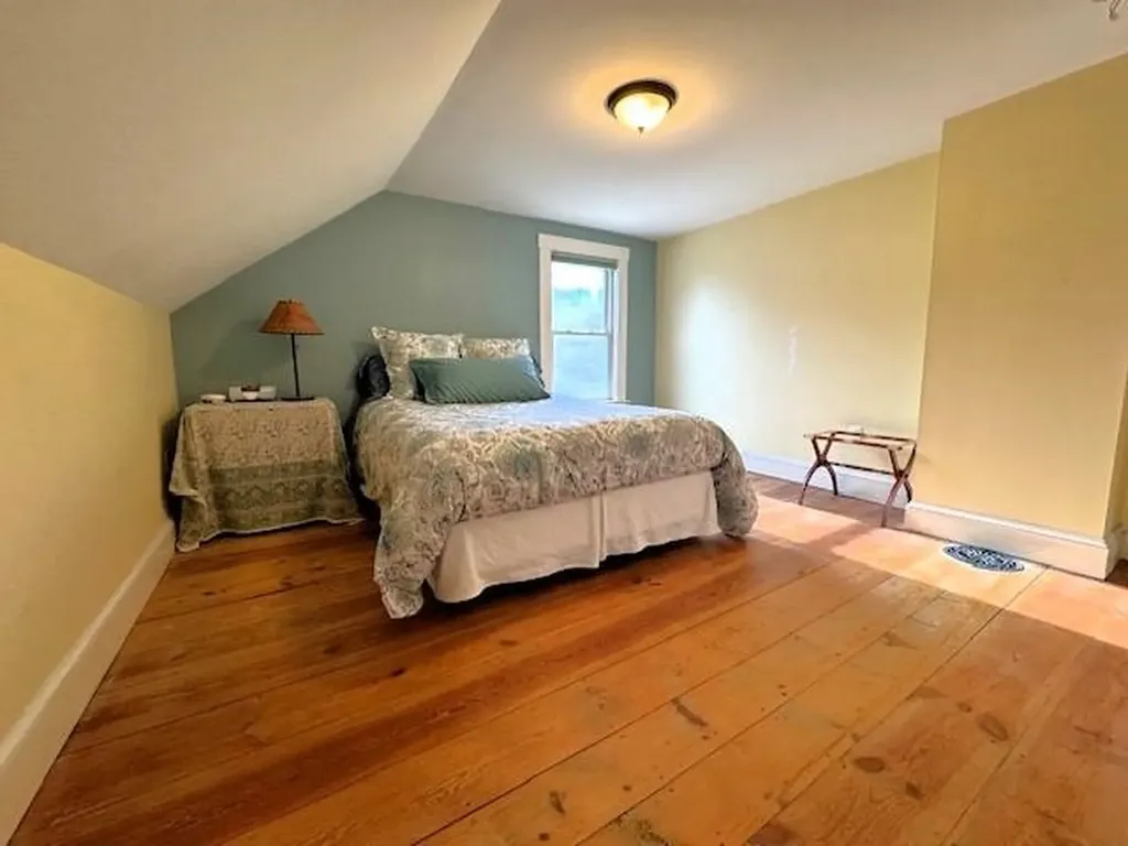 15 Northfield Road Hinsdale NH 03451