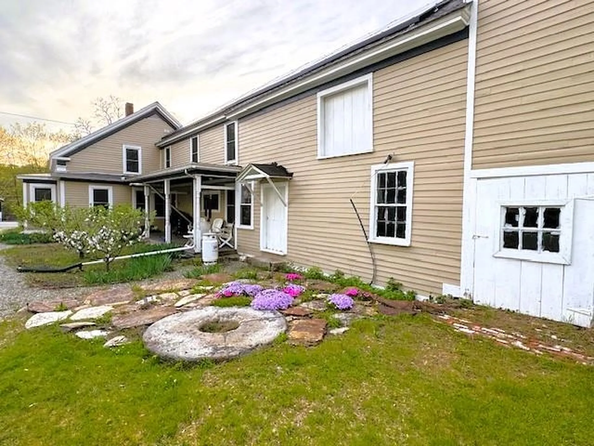 15 Northfield Road Hinsdale NH 03451