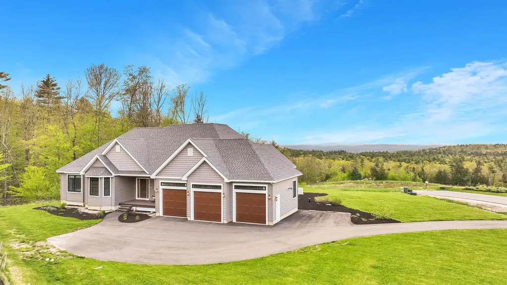 35 Pinnacle Lane Bow NH 03304