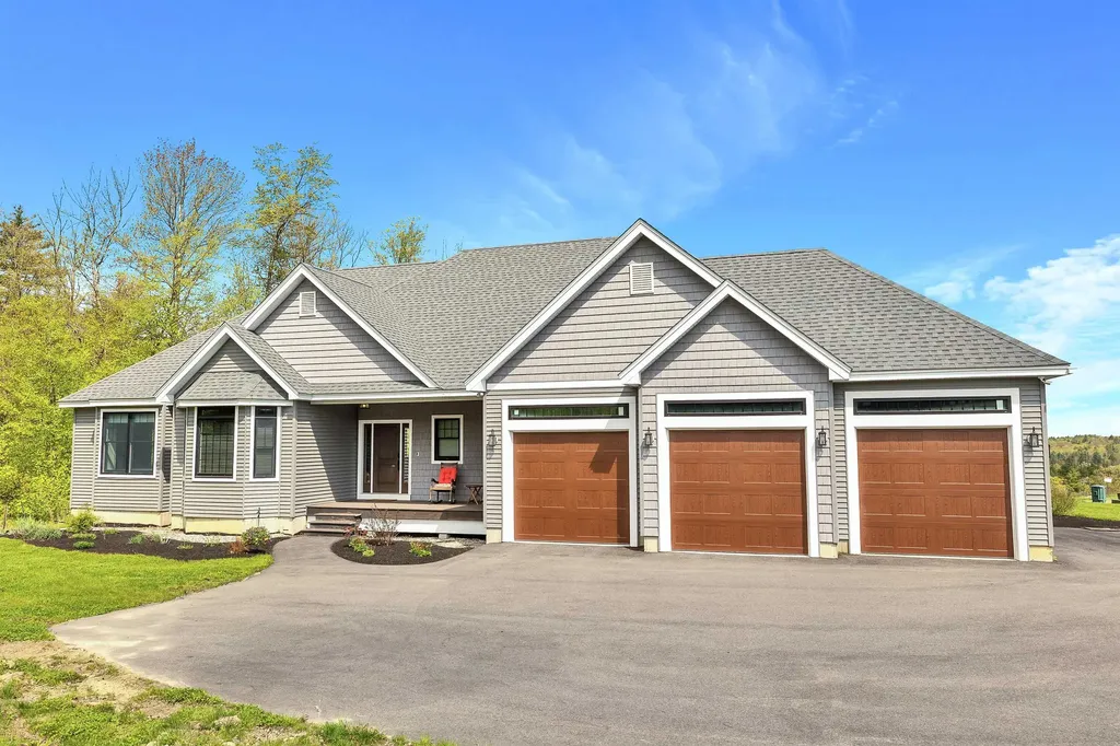 35 Pinnacle Lane Bow NH 03304