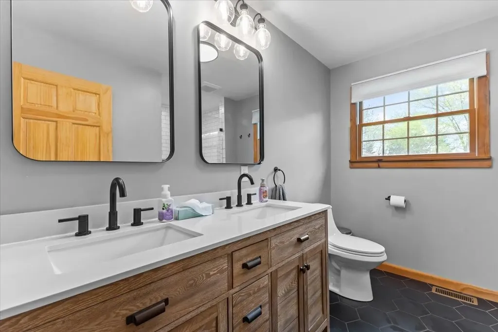 34 Logwood Street South Burlington VT 05403
