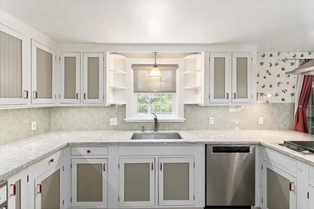 47 Newington Road Greenland NH 03840