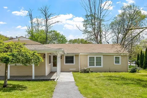 45 Stonehenge Road Londonderry NH 03053