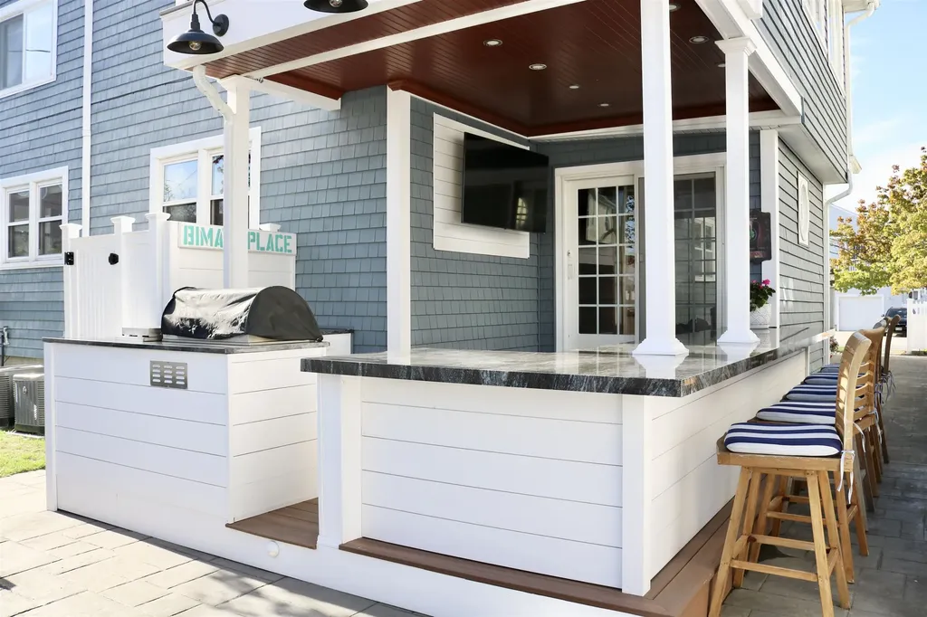 554 Hudson Street Seabrook NH 03874