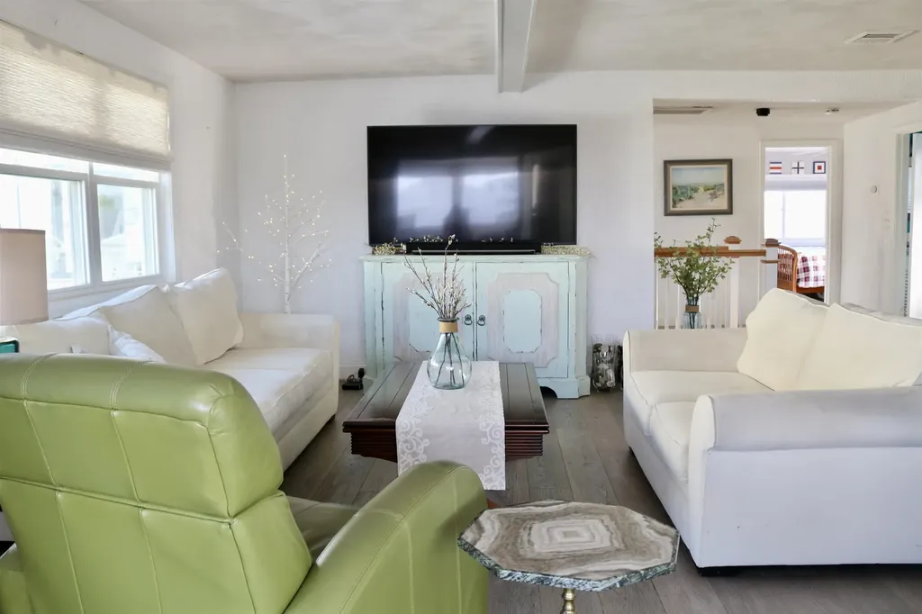 554 Hudson Street Seabrook NH 03874