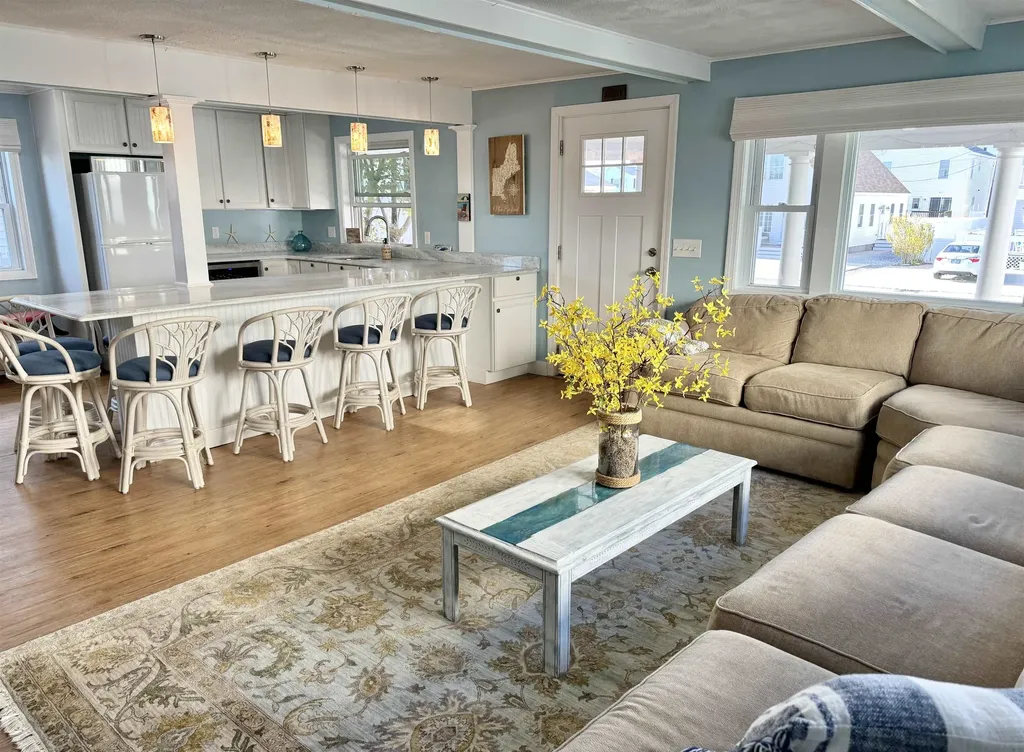 554 Hudson Street Seabrook NH 03874