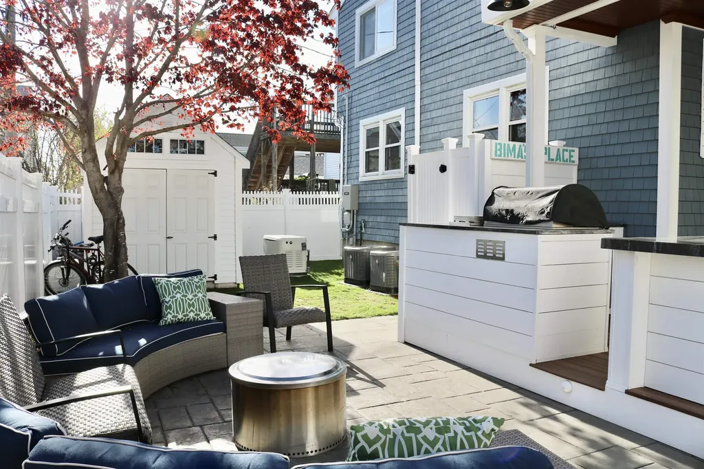 554 Hudson Street Seabrook NH 03874