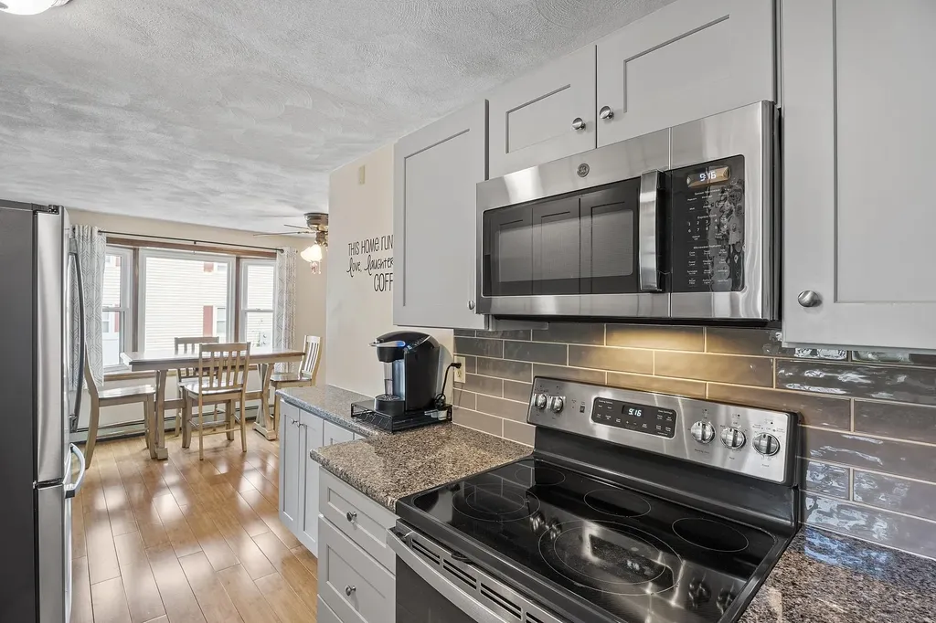 25r Phillip Road Derry NH 03038