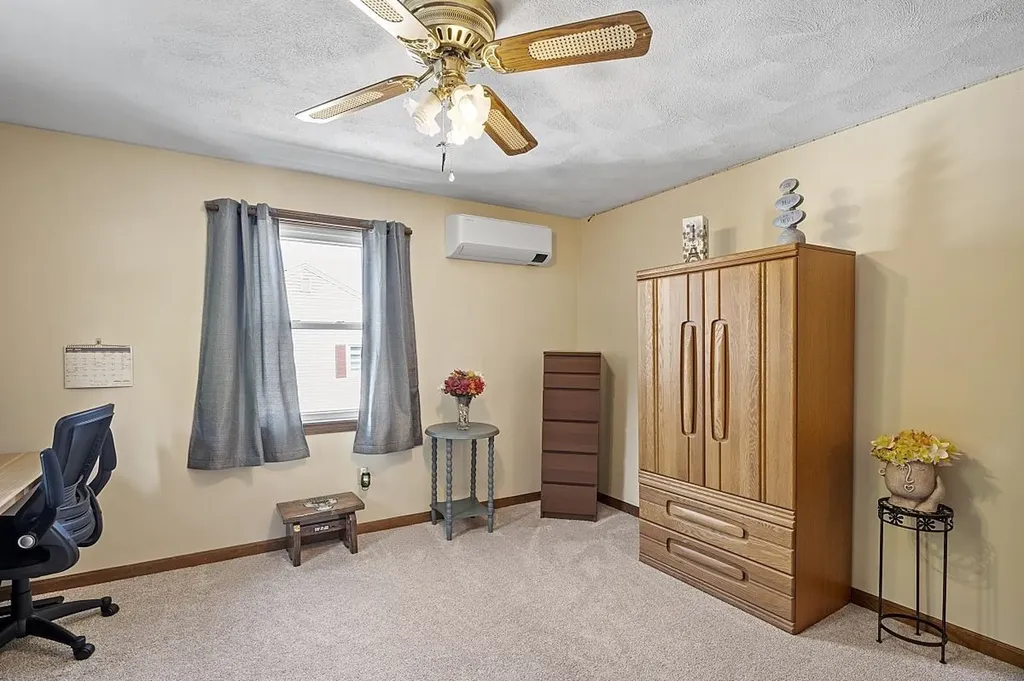 25r Phillip Road Derry NH 03038
