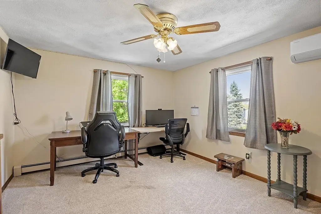 25r Phillip Road Derry NH 03038