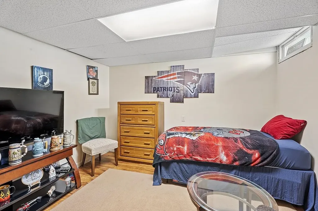 25r Phillip Road Derry NH 03038