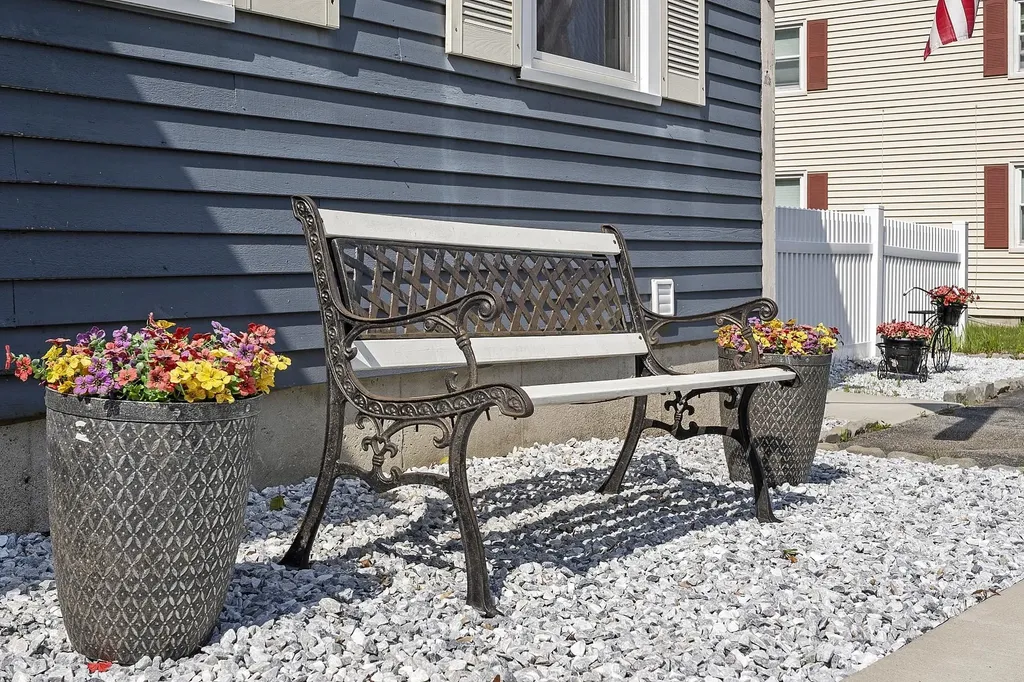 25r Phillip Road Derry NH 03038