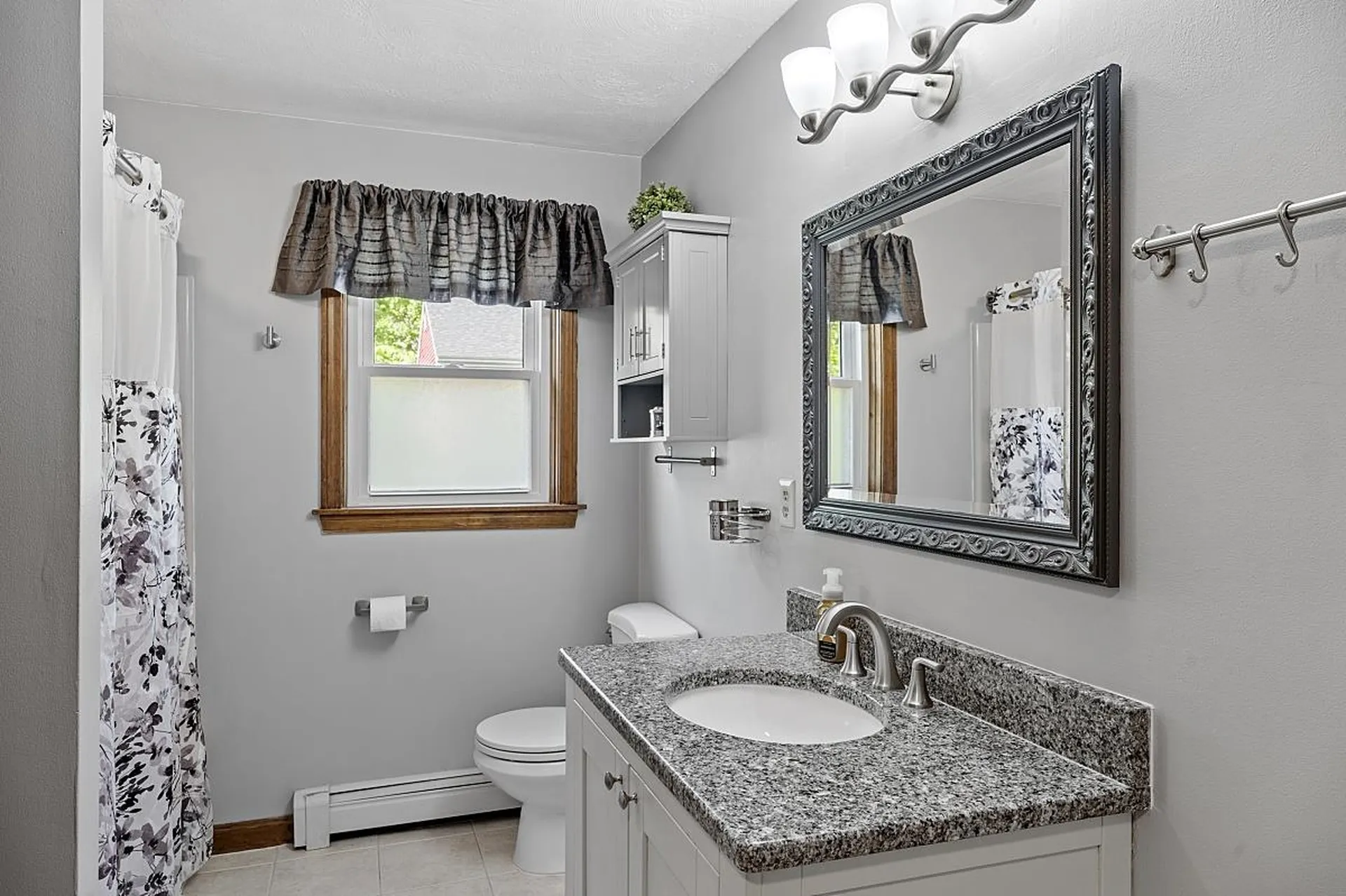 25r Phillip Road Derry NH 03038