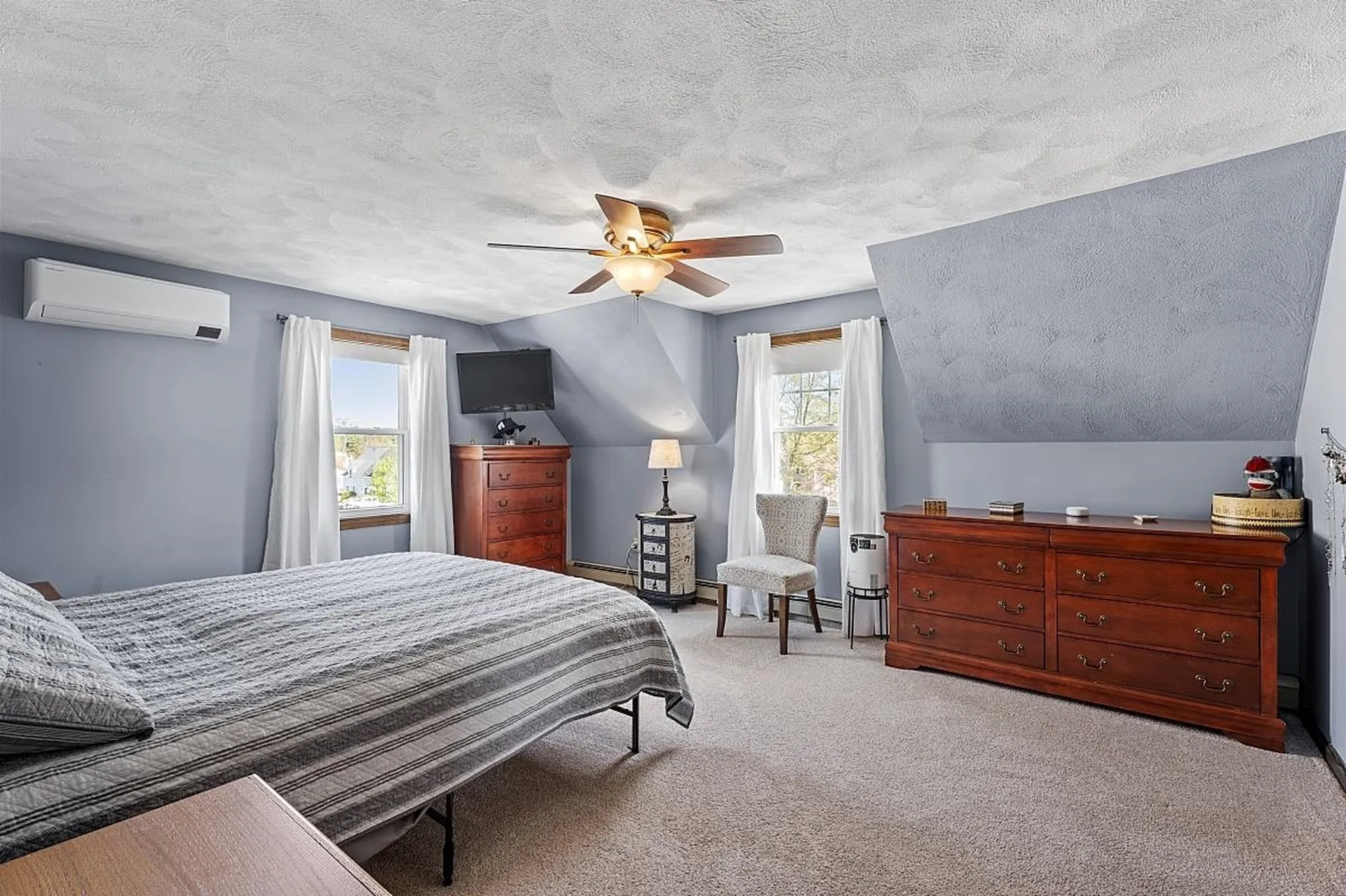 25r Phillip Road Derry NH 03038