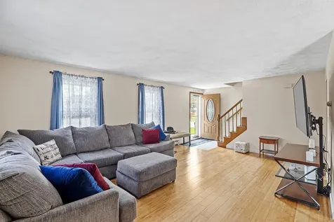 25r Phillip Road Derry NH 03038