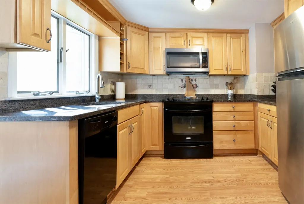 244 Atlantic Avenue North Hampton NH 03862