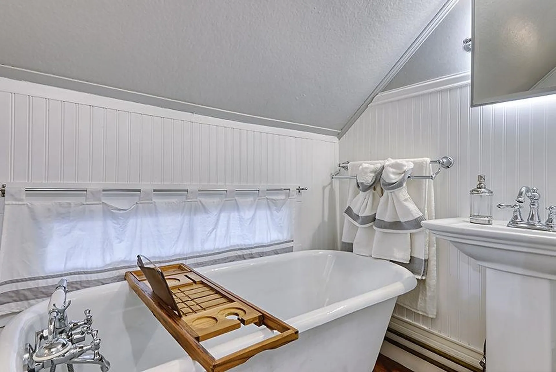 22 East Street Claremont NH 03743