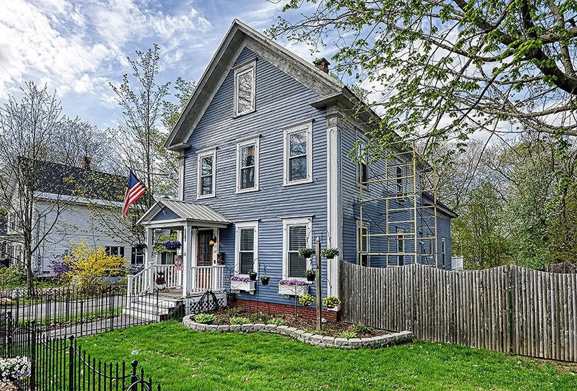 22 East Street Claremont NH 03743