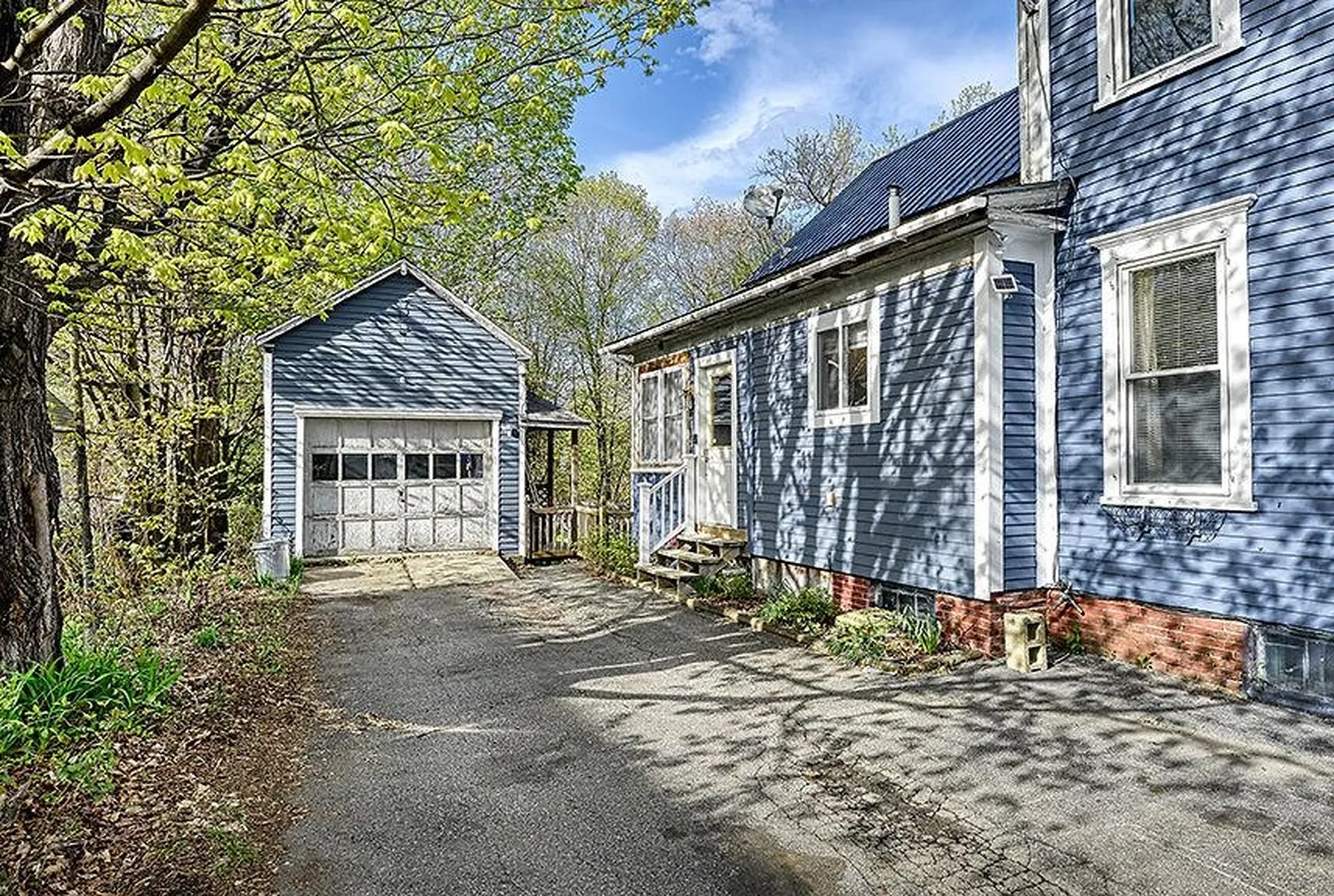 22 East Street Claremont NH 03743