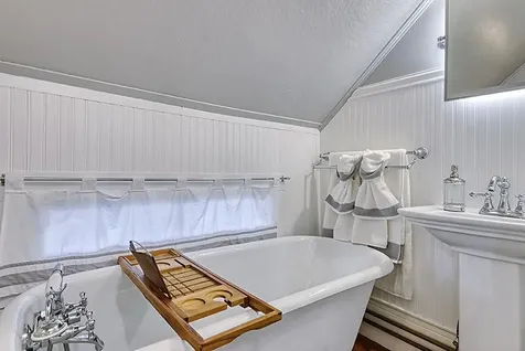 22 East Street Claremont NH 03743